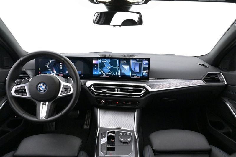 BMW 330 bild 6