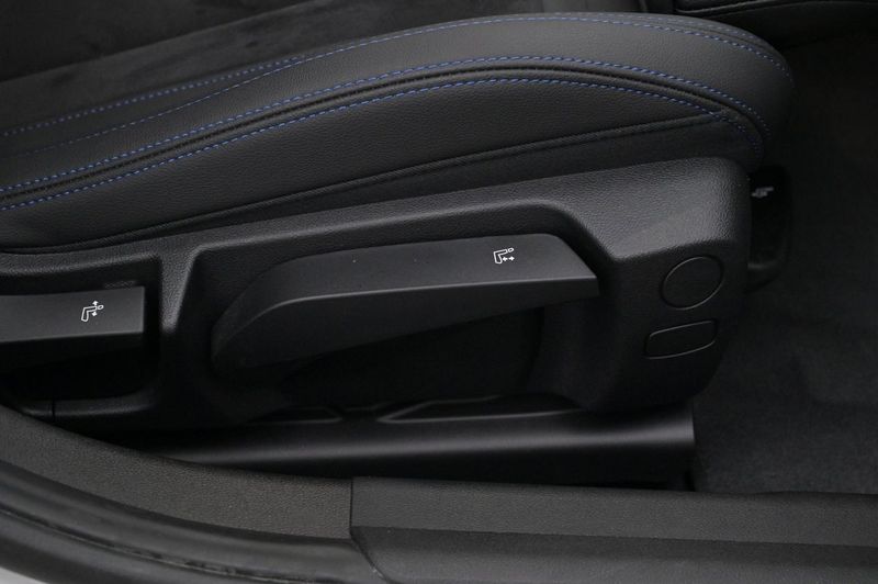 BMW 330 bild 13