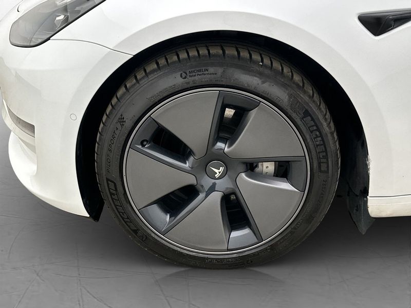 Tesla Model 3 bild 32