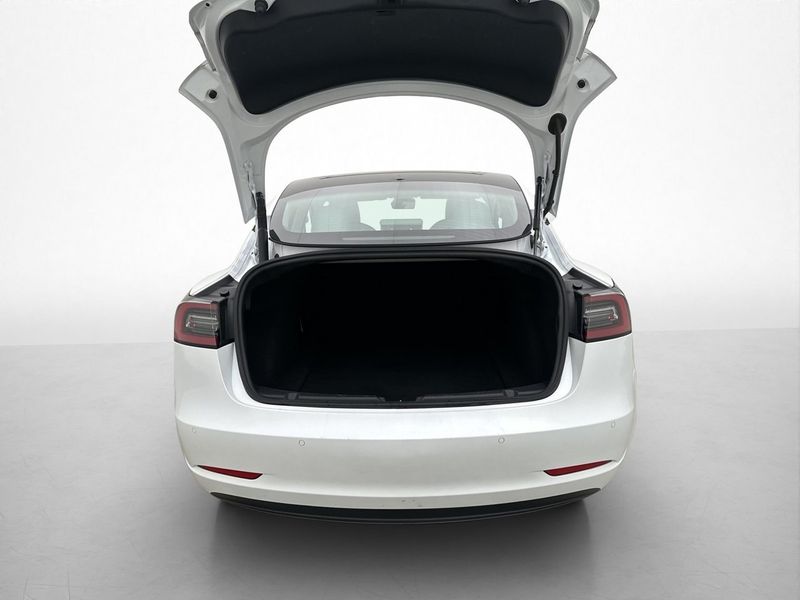 Tesla Model 3 bild 29