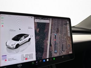 Tesla Model 3 bild 21