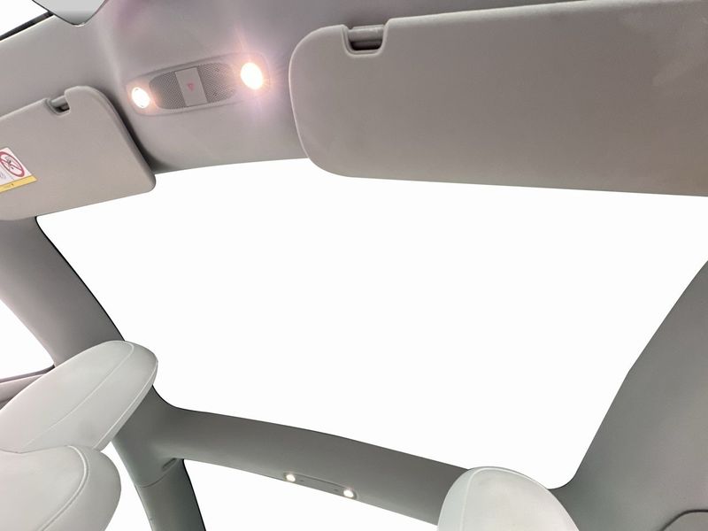 Tesla Model 3 bild 12