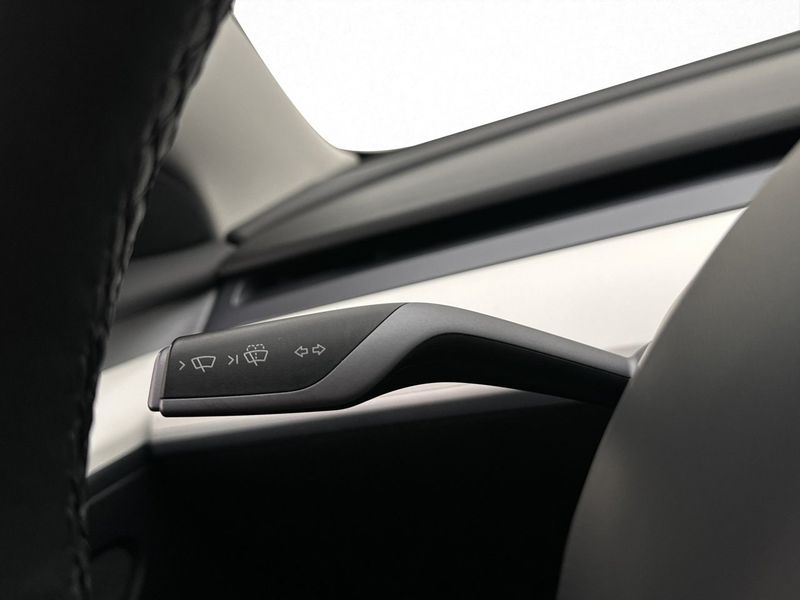 Tesla Model 3 bild 15
