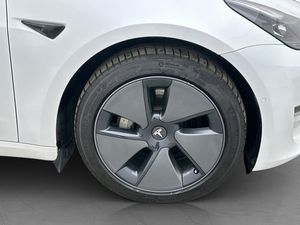 Tesla Model 3 bild 35