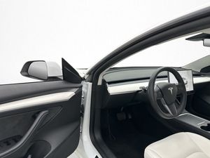Tesla Model 3 bild 10