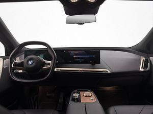 BMW iX bild 22