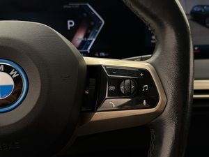 BMW iX bild 21