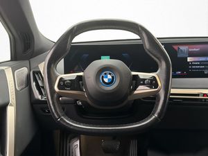 BMW iX bild 17