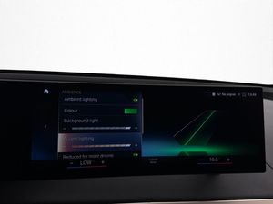 BMW iX bild 30