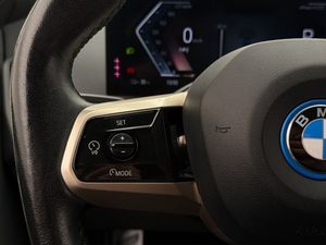 BMW iX bild 18