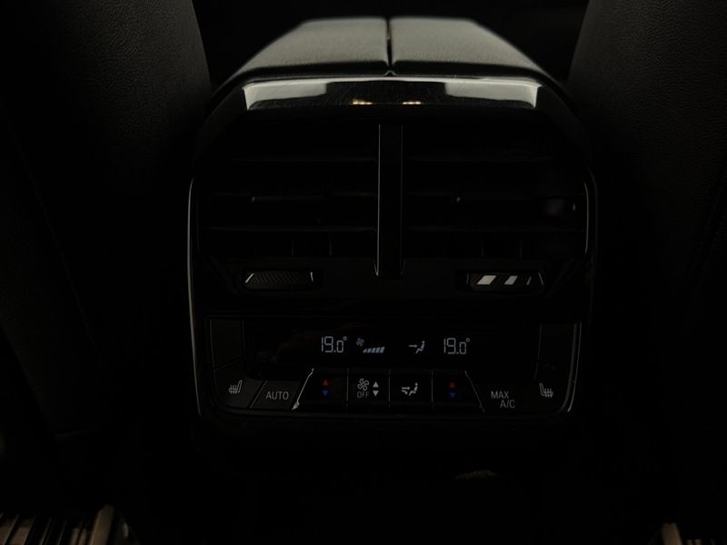 BMW iX bild 35