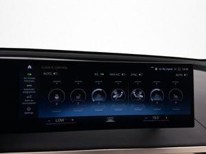BMW iX bild 28