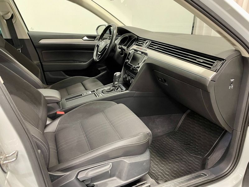 Volkswagen Passat bild 13