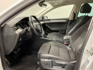 Volkswagen Passat bild 16