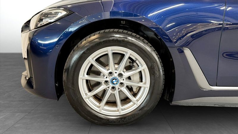 BMW i4 bild 9