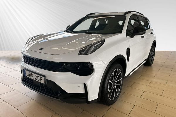 Lynk & Co 01 Core PHEV - 2025