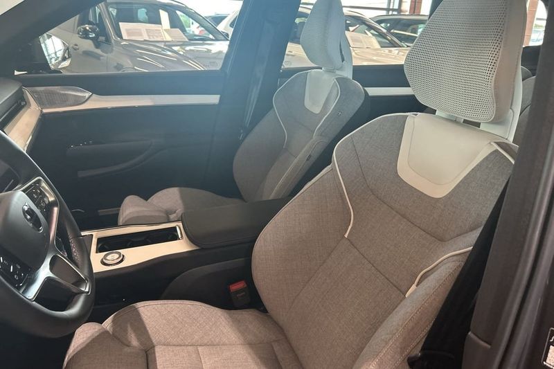 Volvo EX90 bild 24