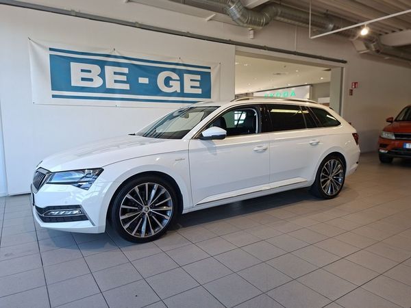 Skoda Superb Kombi L&K 2,0 TDI 200HK 4x4 DSG Drag Värmare Navi Läder - 2021