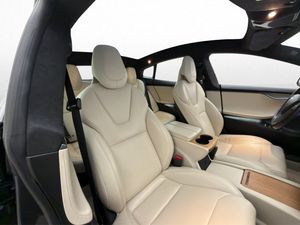Tesla Model S bild 26