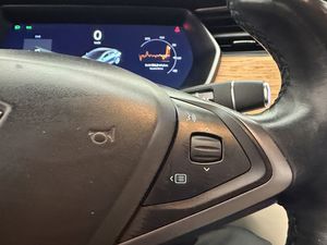 Tesla Model S bild 16
