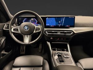 BMW 330 bild 13