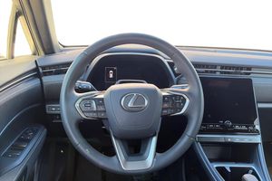 Lexus LBX bild 10