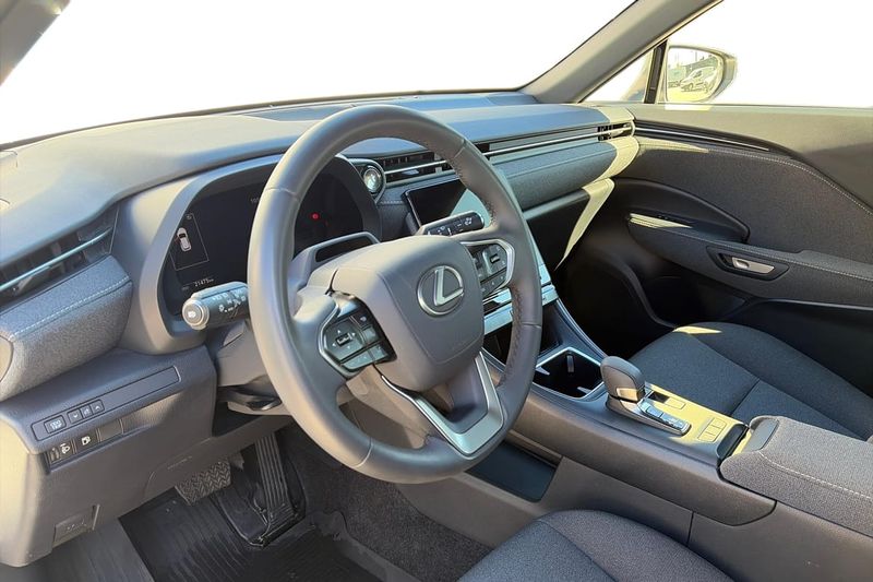 Lexus LBX bild 12