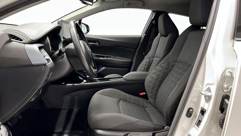 Toyota C-HR bild 8
