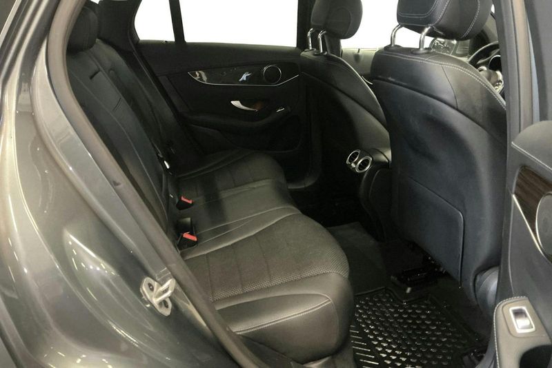 Mercedes GLC220 bild 8