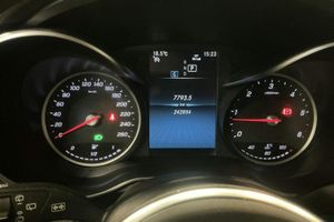 Mercedes GLC220 bild 10