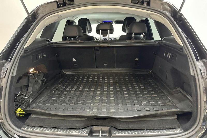 Mercedes GLC300 bild 9