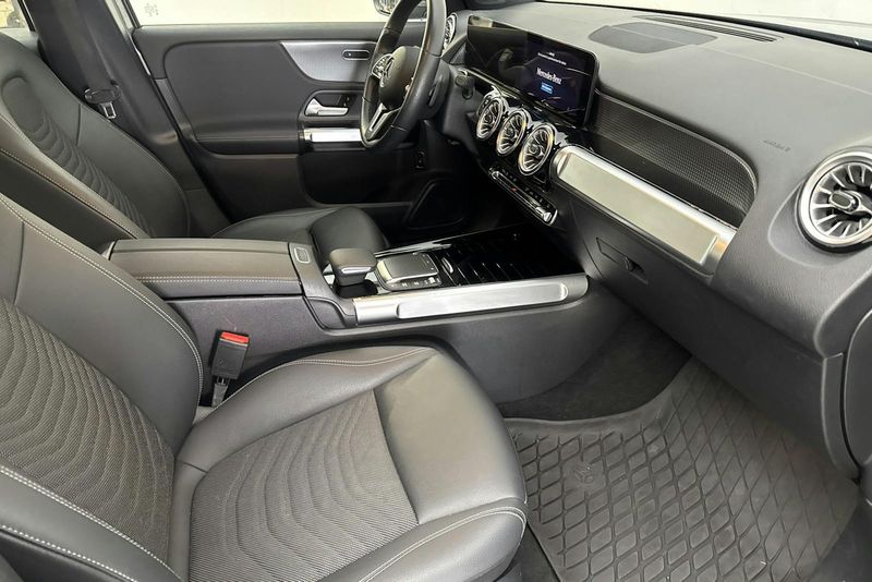 Mercedes EQB300 bild 7