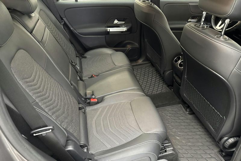 Mercedes EQB300 bild 8