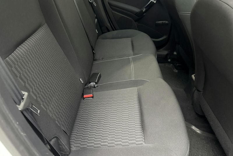 Peugeot 208 bild 8