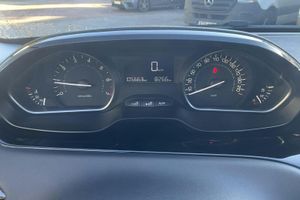 Peugeot 208 bild 10