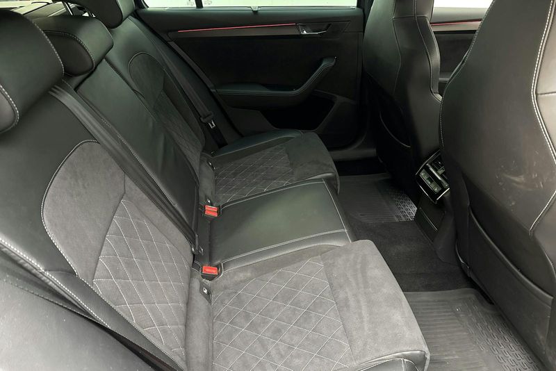 Skoda Superb bild 8