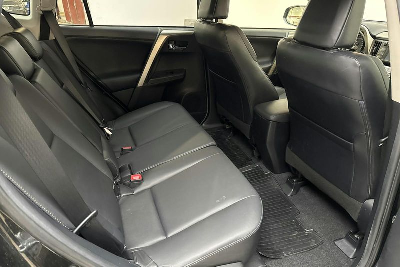 Toyota RAV4 bild 8