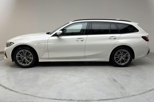 BMW 330 bild 2