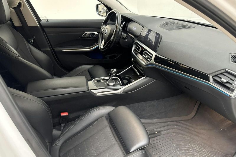 BMW 330 bild 7