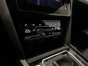 Volkswagen Passat bild 14