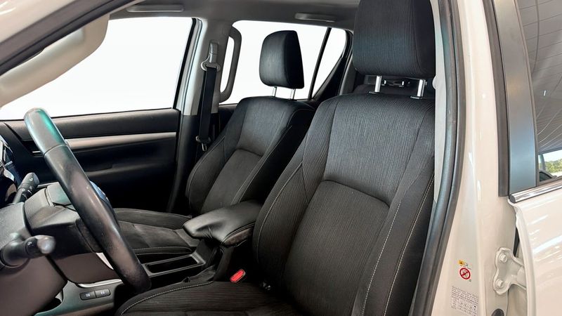 Toyota Hilux bild 13