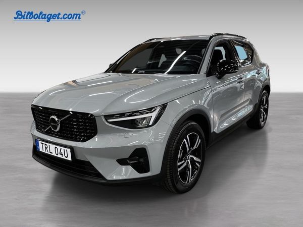 Volvo XC40 B4 FWD Bensin Plus Dark - 2026