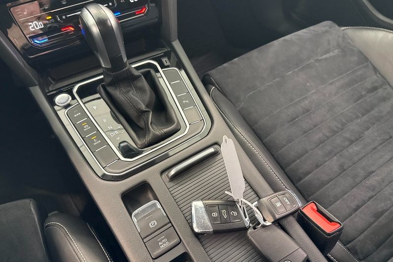Volkswagen Passat bild 12