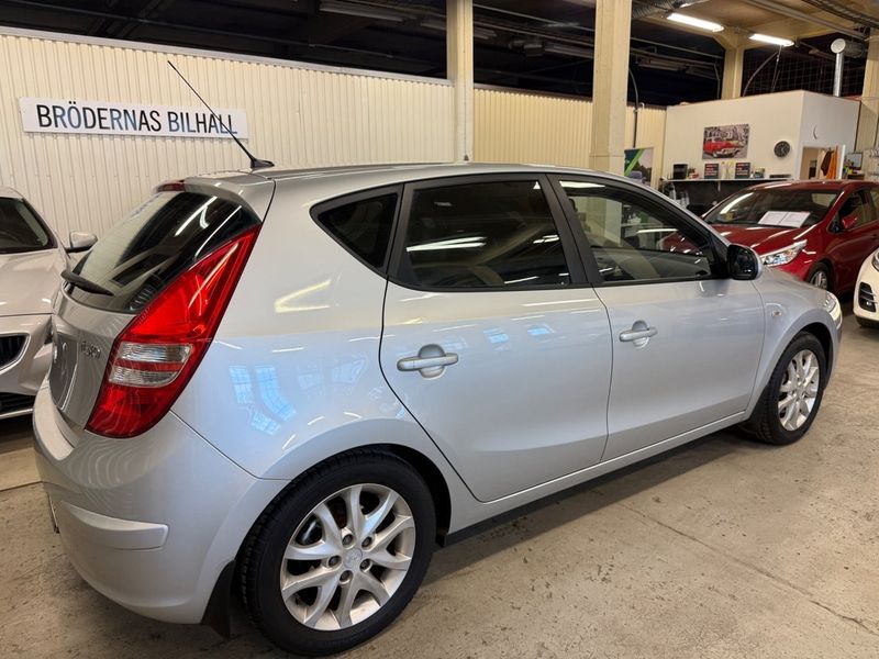 Hyundai i30 bild 2