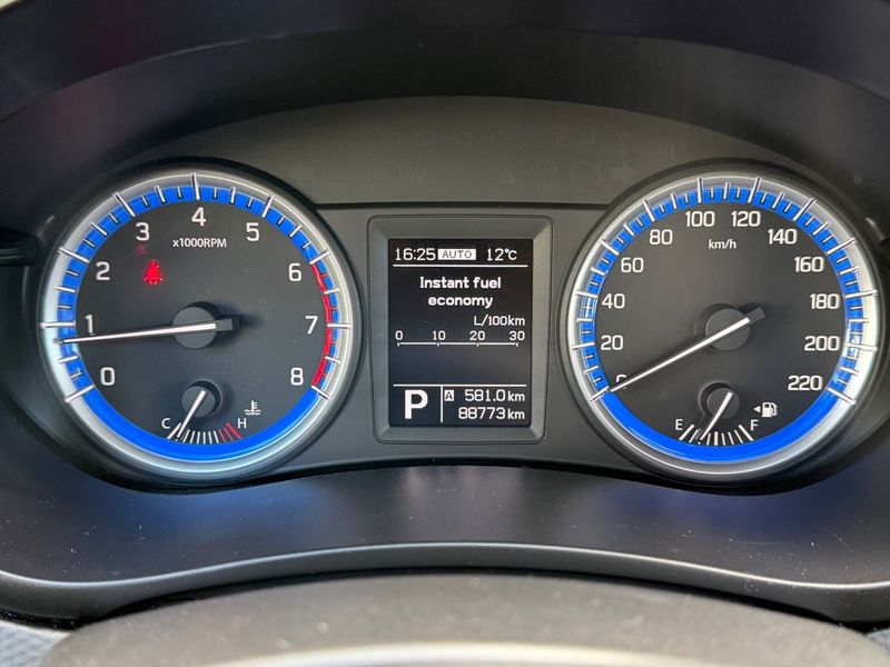 Suzuki S-CROSS bild 17