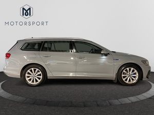 Volkswagen Passat bild 8