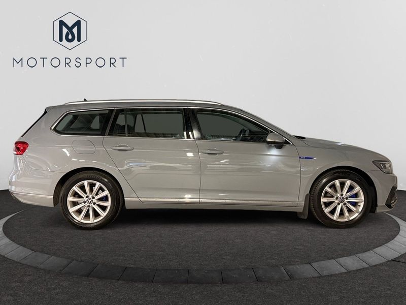 Volkswagen Passat bild 8
