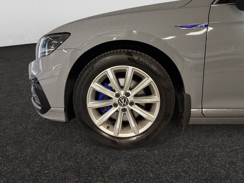 Volkswagen Passat bild 17