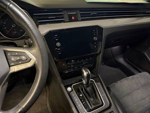 Volkswagen Passat bild 14