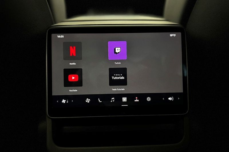 Tesla Model 3 bild 37